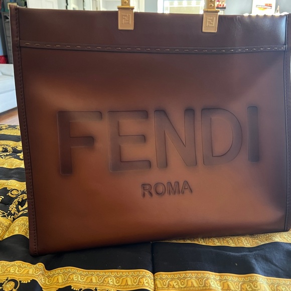Fendi tote - Picture 3 of 13